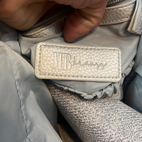 MB Krauss Silver/gray Large Diaper Bag - Picture 6 of 9